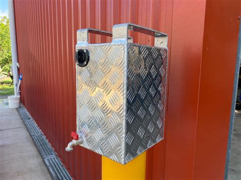 Aluminium Water Tank With Tap Razorback Ute Decks