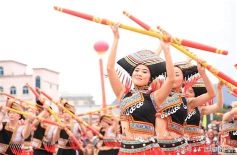 廣西天等弘揚壯族非遺文化，傳承千人打榔舞 每日頭條