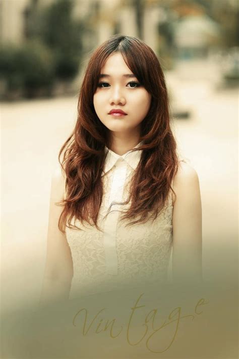 Thiếu nữ đẹp xinh nhưng có gương mặt buồn Beautifull Bikini Girl Bikini