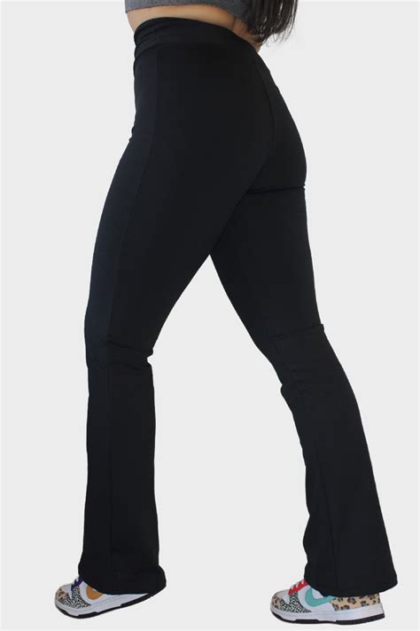 Calça Legging Flare Bailarina Cintura Alta Suplex Preto no Elo7 Dela