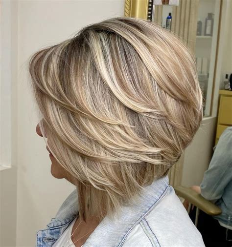 26 Feathered Bob Haircuts to Rock in 2023 - The Right Hairstyles