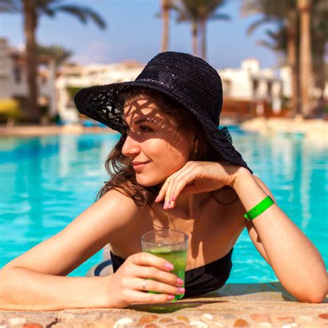 T O D Ng Ch P Bikini H B I T O N N Nh Ng B C Nh N I B T Isla Vista By Ibasic