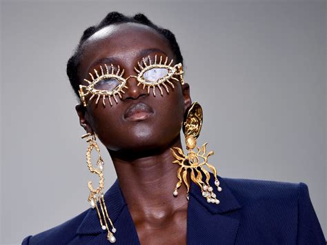 Expect more accessories to trend for future childrens bob hairstyles 12