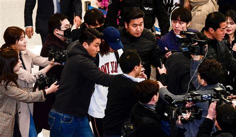 Singer Lee Jong Hyun Of CNBLUE Admits Involvement In Widening K Pop Sex Scandal South China