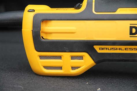 Бесщёточная УШМ DeWALT DWE4357-QS: отзывы, тест | Тесты