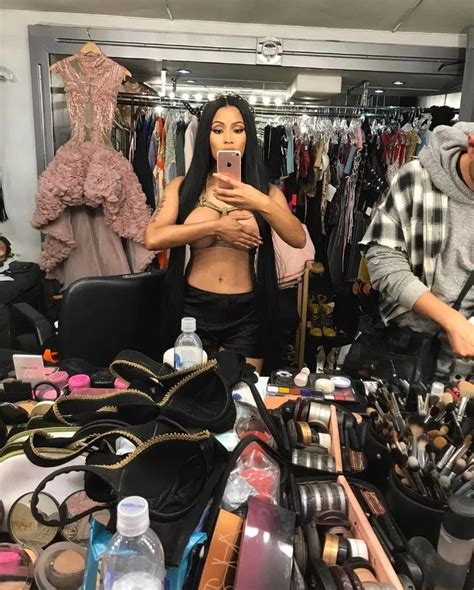 Always Naked Nicki Minaj Gives Fans An Eyeful In Topless Easter Selfie The Mirror