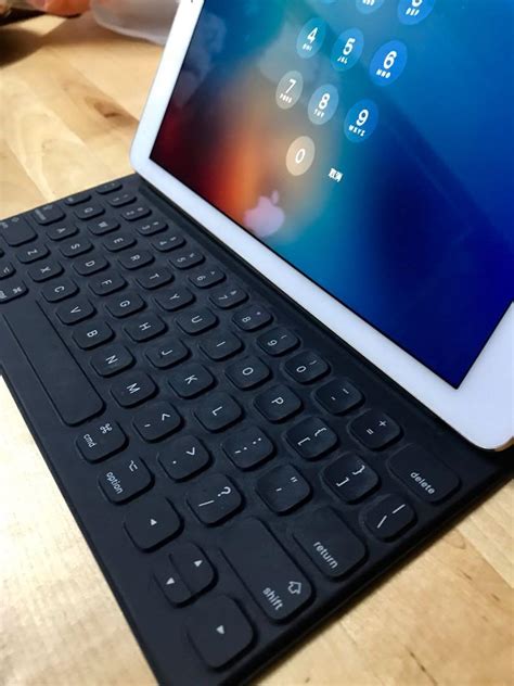 蘋果apple原廠smart Keyboard 適用 9 7 吋 Ipad Pro 智慧鍵盤 保護蓋 電腦及科技產品 電腦周邊產品 電腦鍵盤及相關產品在旋轉拍賣