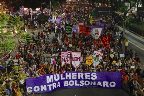 Mujeres En Brasil Se Manifiestan Por Dichos Del Candidato De Extrema