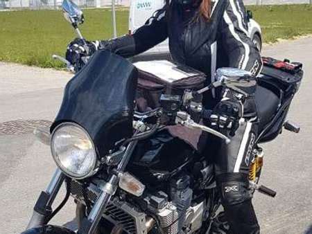 YAMAHA yamaha xjr yamaha xjr rp naked bike naked bike em segunda mão O Parking