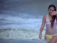 Naked Esha Deol In Dhoom