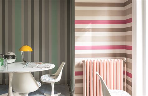 Дизайн кухни обои в полоску 97 фото