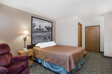 Super 8 by Wyndham Monroe WI | Monroe, WI Hotels