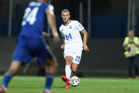 Chorwat ma załatać dziury w obronie Pogoni Chciała go także Legia