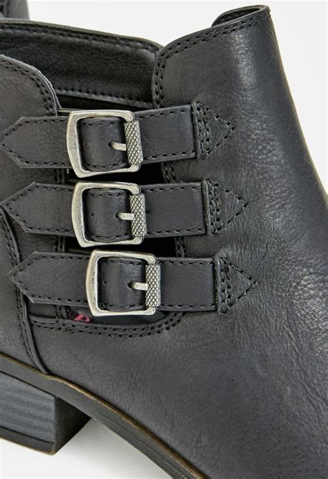 Hadlee in Black - Get great deals at JustFab