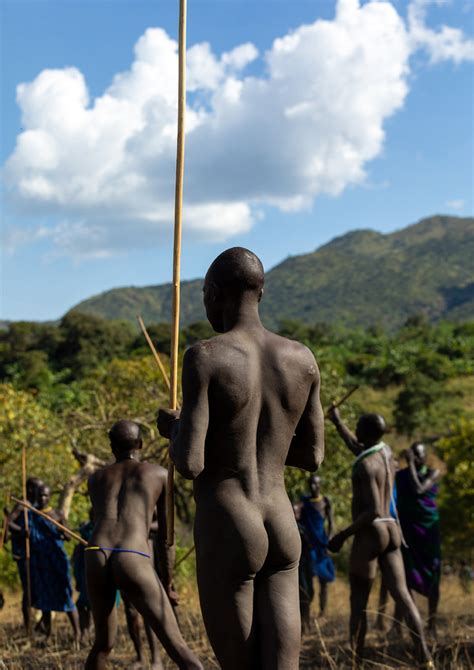 Suri Tribe Warriors Fighting During A Donga Stick Ritual Flickr