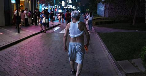 Bikini Bắc Kinh là gì mà bị cấm vì kém văn minh