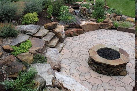 40 Best Flagstone Patio Ideas with Fire Pit - Hardscape Designs