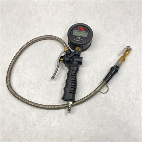 Mac Tools Digital Tire Inflator Gauge W/ Locking Chuck, DTG1000A - Shop