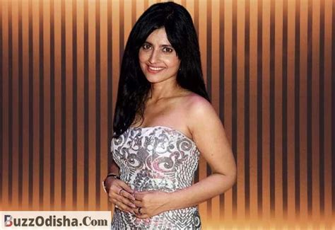 Leslie Tripathy Age Hot Pics Movies Marriage Biography Wiki BuzzOdisha