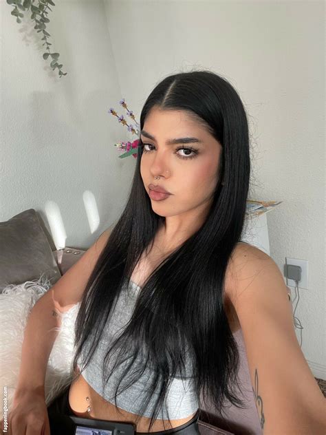 Cyberiariley Nude OnlyFans Leaks Fappening FappeningBook