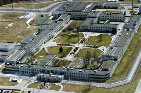 The Federal Correctional Institution in Danbury, Conn. is a Pictures ...