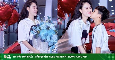 Mẹ đơn thân hot nhất nhì VTV khoe ảnh tậu xế hộp tiền tỷ cùng con trai