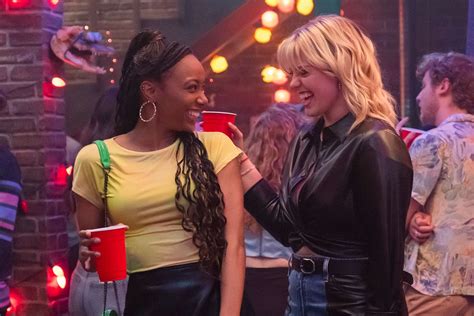 Sex Lives of College Girls Alyah Chanelle Scott Tears Up Over Rare Friendship with Reneé Rapp