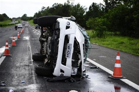 Motorista Sem Cinto De Seguran A Morre Em Acidente Na Freeway Jornal