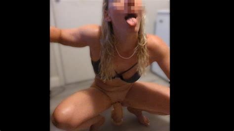 Harry Le Gros Dildo Me Fait Perdre Tous Mes Sens Je Shake De Partout Tellement C Est Bon Quebec QC