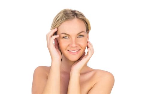 Souriante Jolie Blonde Nue Posant Photo Premium