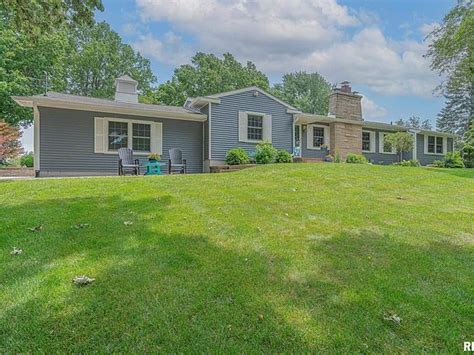2215 23rd St Bettendorf Ia 52722 Zillow