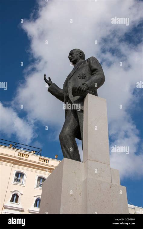 Europe, Malta, Valletta, Grand Harbour. Statue of Dr George Borg