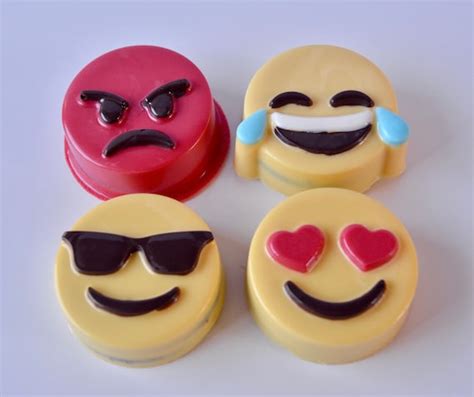 Emoji Oreo Chocolate Covered Oreo Set (12), Emoji Candy, Emoji Birthday ...