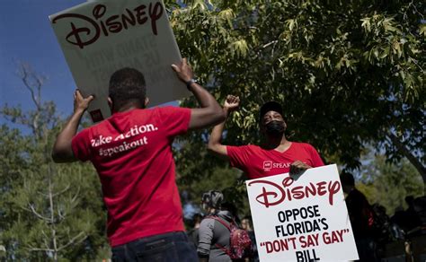 Empleados De Disney Protestan Contra La Pol Mica Ley No Digas Gay Luna Nueva