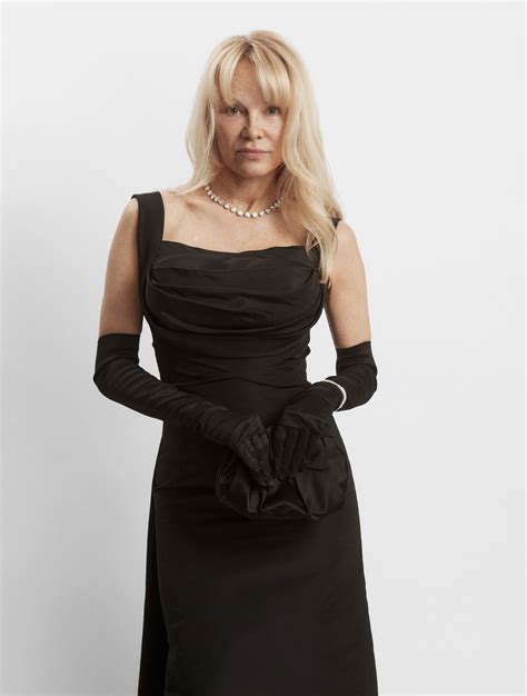 Pamela Anderson Dazzled in More Than 200 Pandora Diamonds at Golden