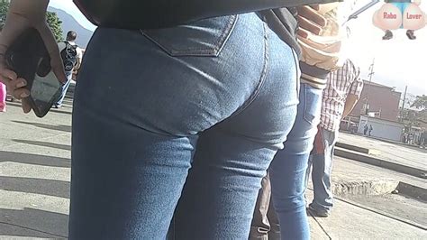 271 Phat Ass Latina W Jeans At The Terminal She Got The Jiggles Tight Jeans Forum