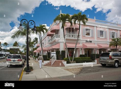 3rd Street South Shopping Restaurant Area Of Naples Florida Stock Photo