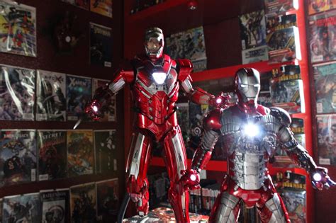 Masterless Hot Toy Iron Man Silver Centurion Mark XXXIII