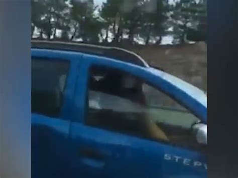 Paar Hat Sex Am Steuer VOL AT