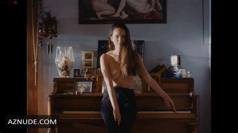 SOPHIA SAVAGE Nude AZNude