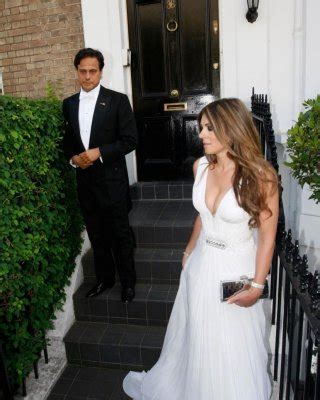 Elizabeth Hurley Amazing Nude Tits And Hairy Bush Porn Pictures Xxx Photos Sex Images