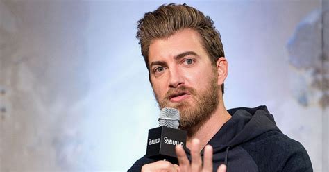 What Is The Net Worth Of Rhett McLaughlin? Bio, Wife, And Career