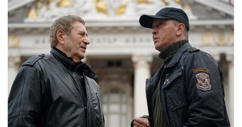 Втори ден протест пред Народния театър в подкрепа на Александър Морфов ...