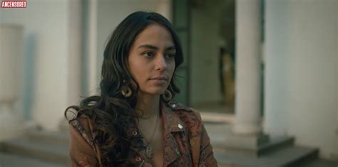 Naked Paola Fernández in Yankee