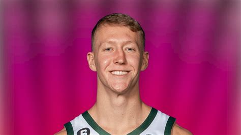 aj green signs  year contract  bucks rmkebucks