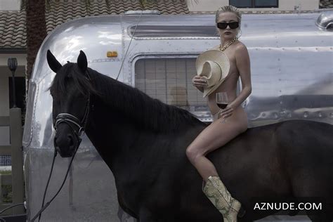 Caroline Vreeland Sexy Posing In Various Photoshoots Fully Naked In Lingeries AZNude