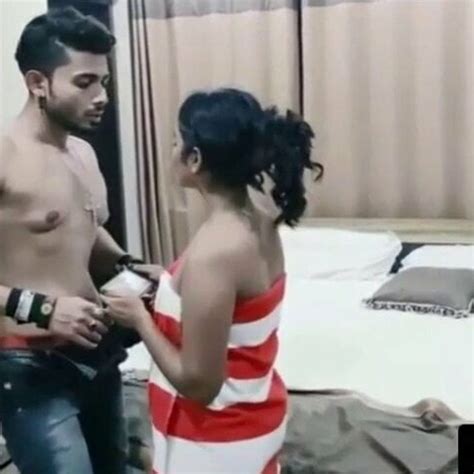 Devar Ko Bhabhi Ne Muth Marte Huye Pakad Liya Free Porn D Xhamster