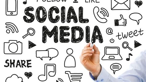 The Social Media Reaction On Hailee And Kendra Nude Photos Decorator Advice