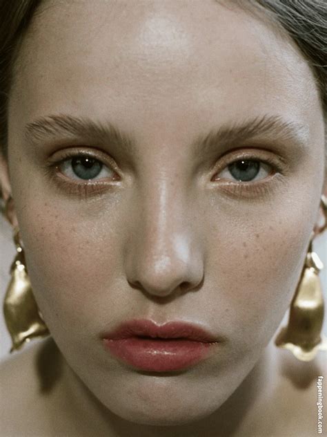 Eliza Goldsmith Nude OnlyFans Leaks Fappening FappeningBook