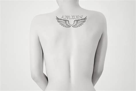 Tatouage Ailes D Ange Avec Pr Nom Symbole De L Amour Ternel Pour Les